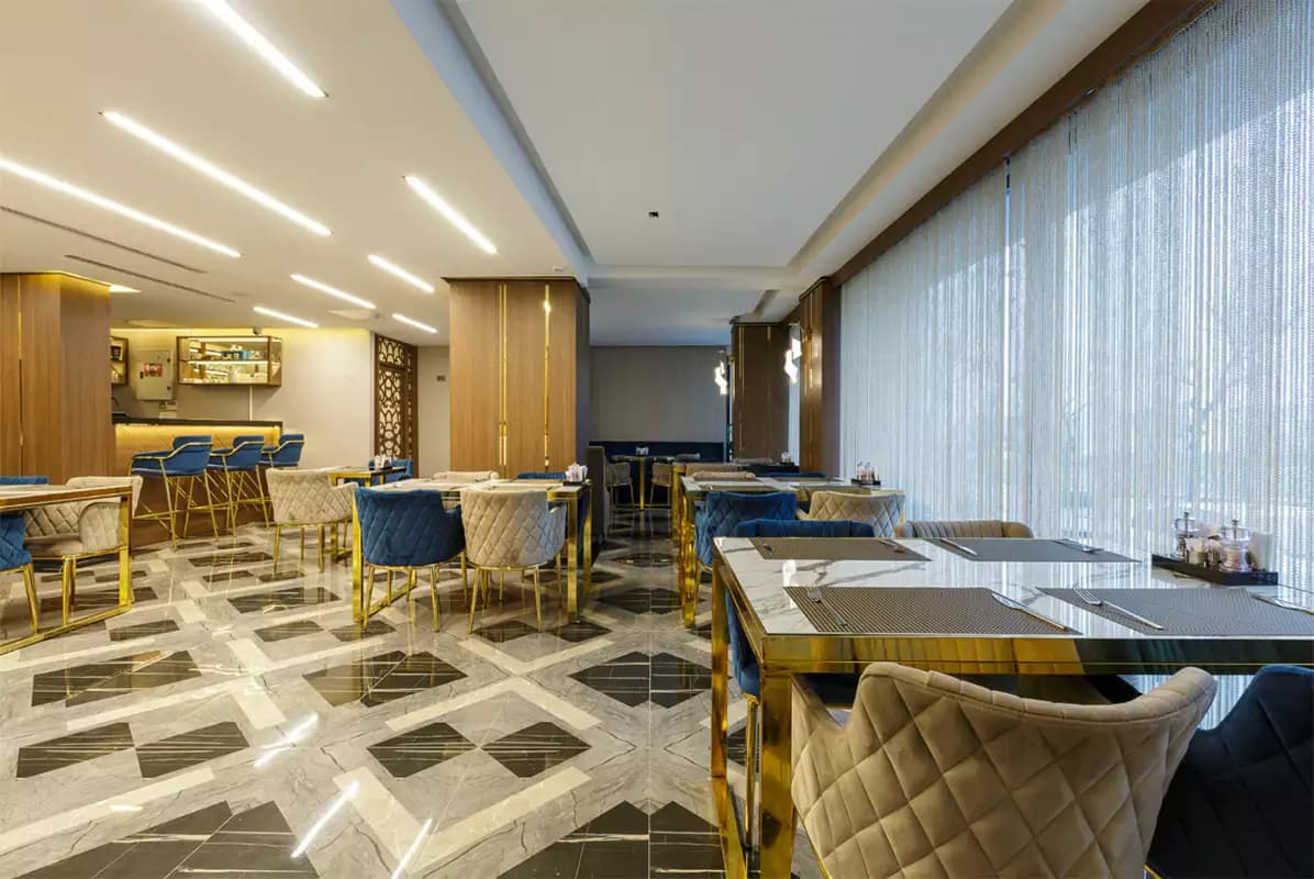 The breakfast room