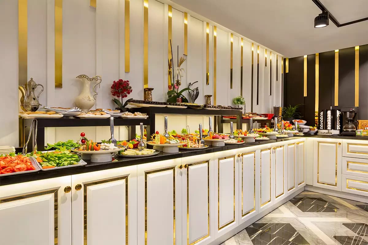 Plates on the breakfast buffet