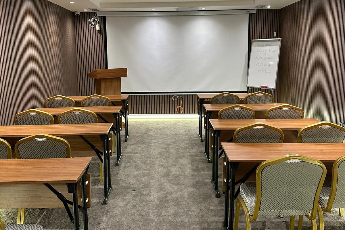 Meeting room in classroom layout